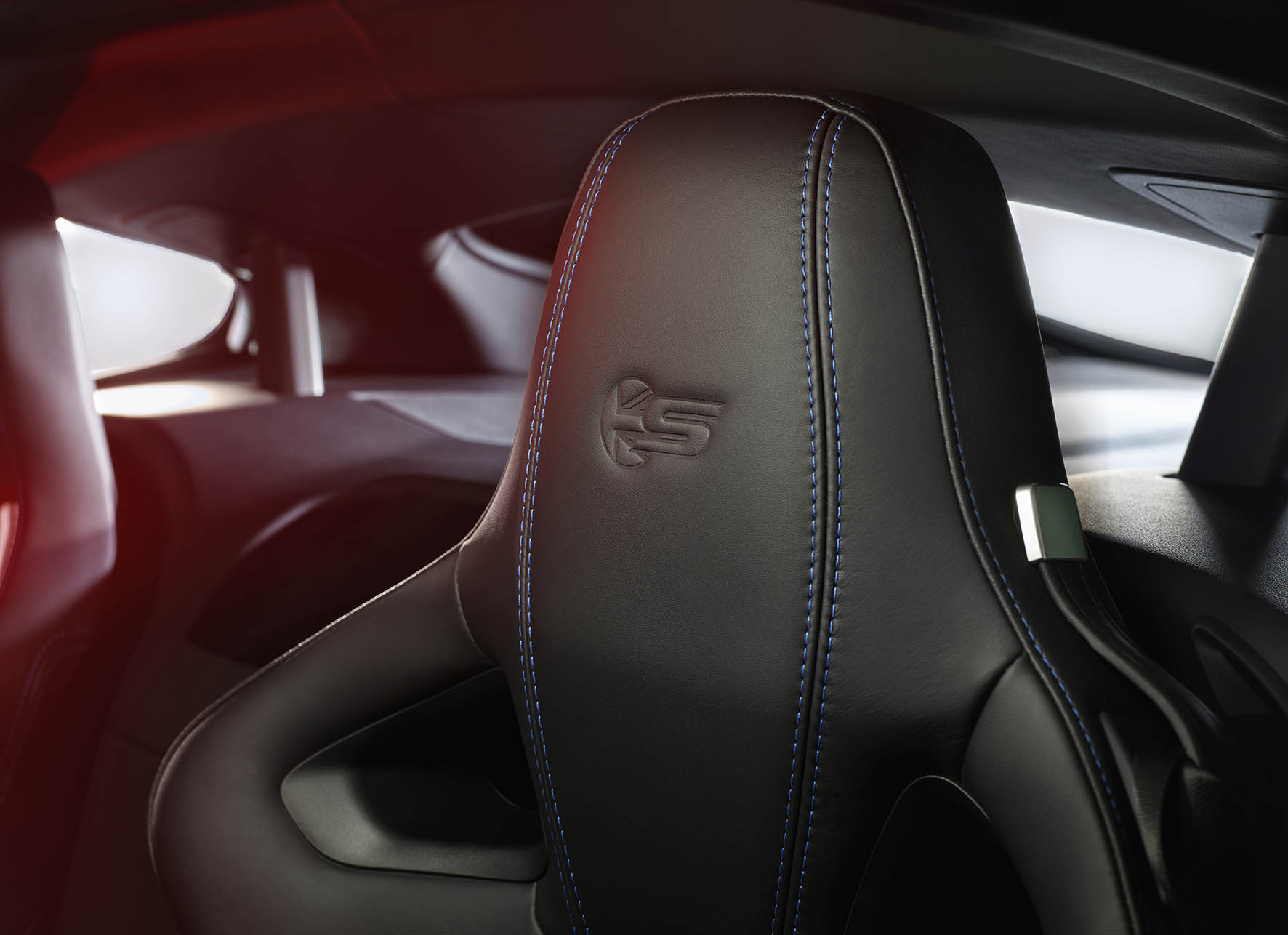 Jaguar brengt F-TYPE British Design Edition exclusief op smaak. De speciale uitvoering wordt vanaf het voorjaar 2016 beschikbaar.
