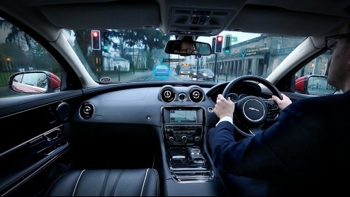 In toekomstige Jaguars en Land Rovers moet het mogelijk worden voor bestuurders 360 graden om zich heen te kijken. Zonder dode hoeken of belemmeringen.