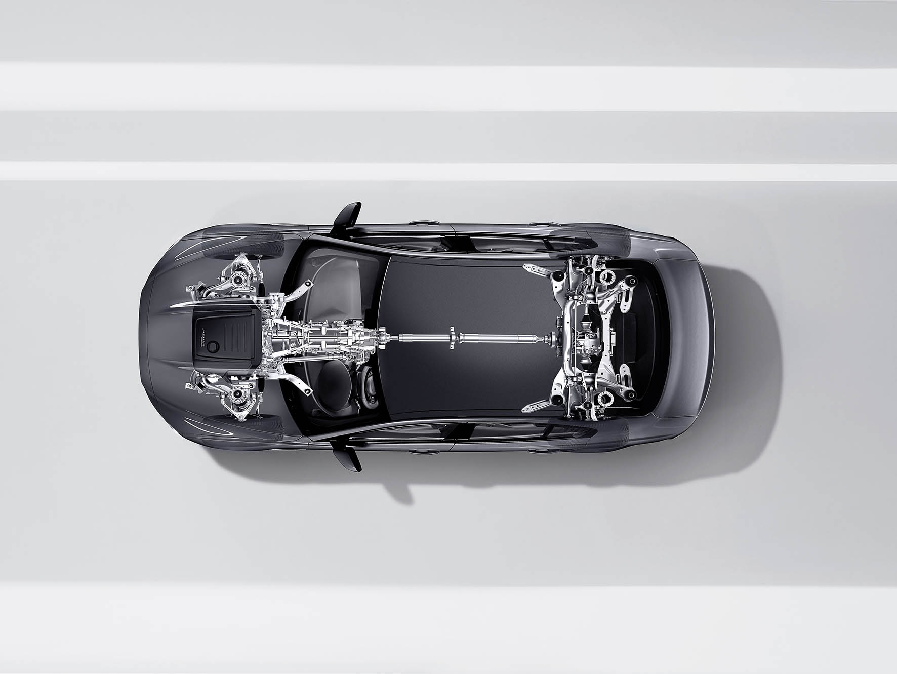 Jaguar introduceert modeljaar 2017 voor de Jaguar XE met verbeterde infotainment, nieuwe veiligheidssystemen en vierwielaandrijving.