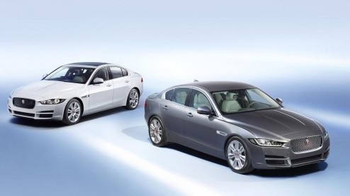 Jaguar heeft alle registers open getrokken om de XE wereldkundig te maken. Morgen schittert de sedan op de Parijse beursvloer en vandaag maakt de fabrikant alvast alle details bekend van motoren.