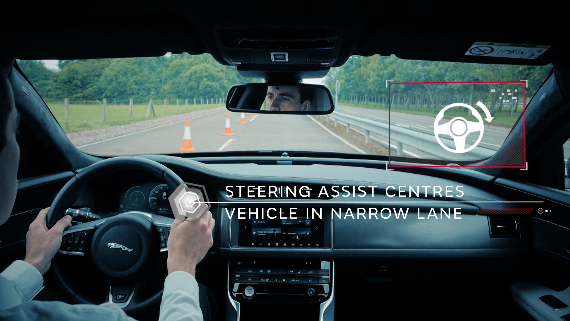 Jaguar gaat in thuisland UK aan de slag met connected cars en autonoom rijden. Voor dit project ontwikkelen de Britten nieuwe veiligheidssystemen zoals Roadwork Assist en Over the Horizon Warning.