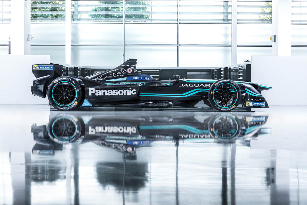 Jaguar keert terug in de autosport met deelname aan de Formule E met het Panasonic Jaguar Racing team. Achter het stuur wellicht ook een Nederlandse rijder.