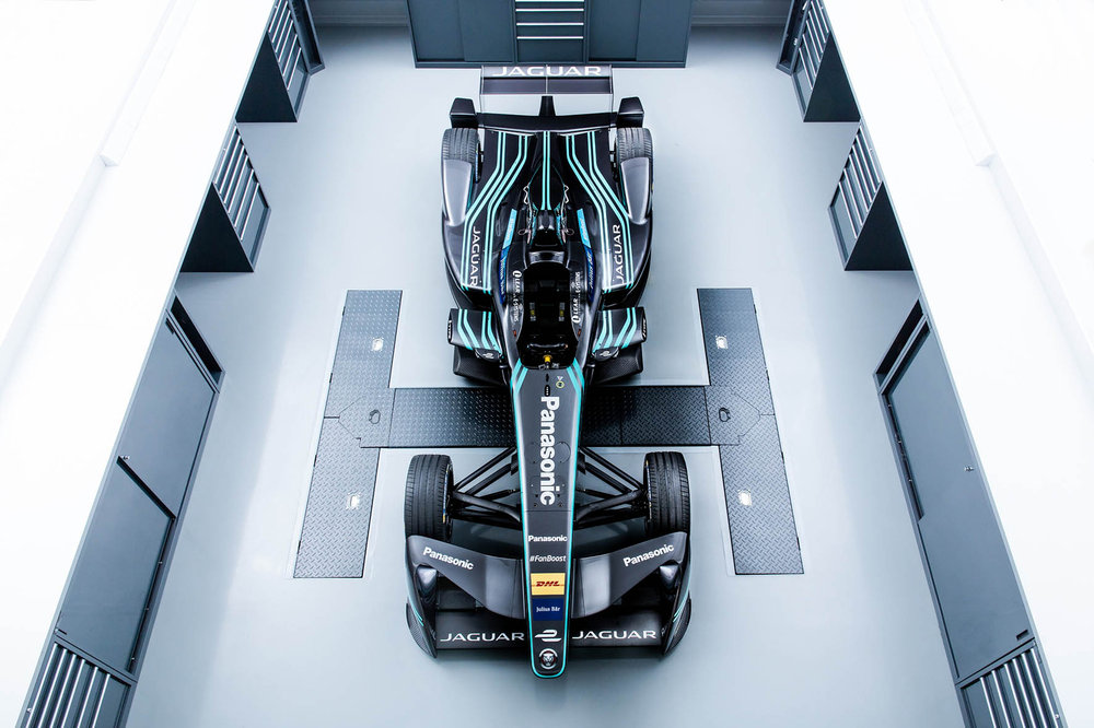 Jaguar keert terug in de autosport met deelname aan de Formule E met het Panasonic Jaguar Racing team. Achter het stuur wellicht ook een Nederlandse rijder.