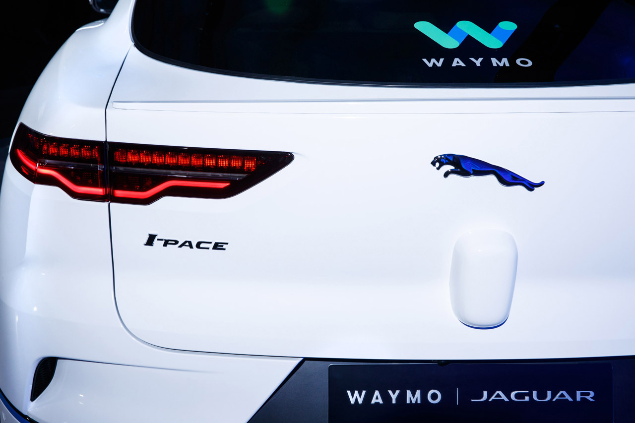 Jaguar werkt samen met Waymo (voorheen Google) aan een autonoom rijdende I-Pace.