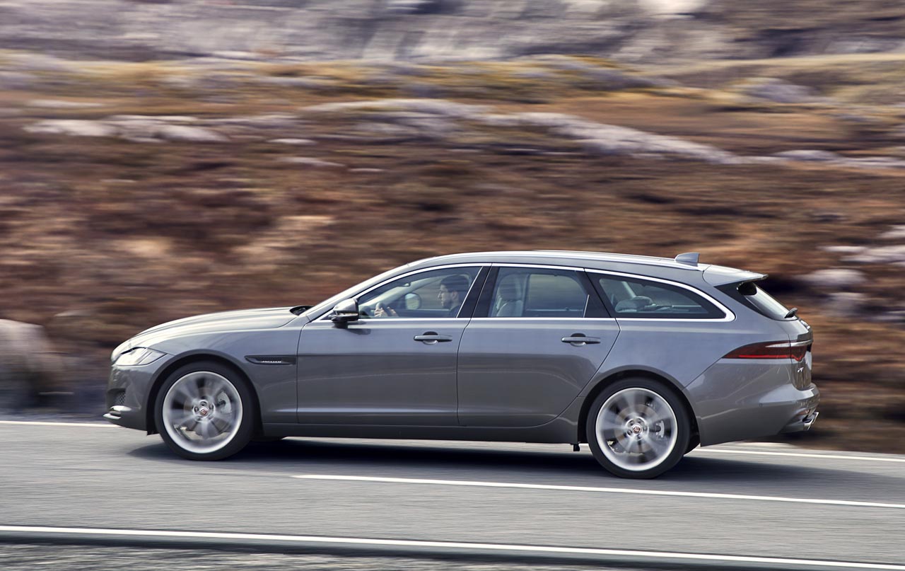 Jaguar komt in het najaar met de nieuwe generatie XF Sportbrake, een langgerekt ogende, sierlijn gelijnde stationwagon.