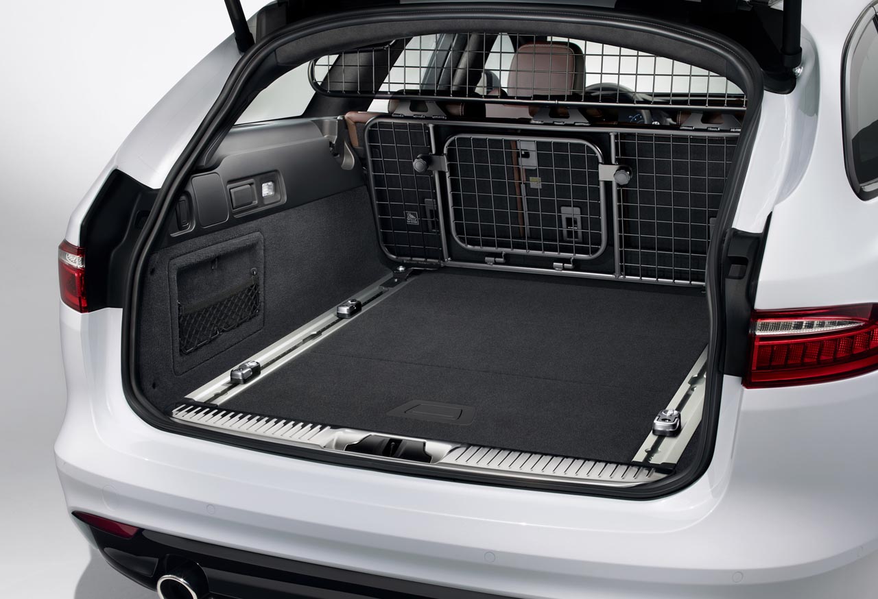 Jaguar komt in het najaar met de nieuwe generatie XF Sportbrake, een langgerekt ogende, sierlijn gelijnde stationwagon.