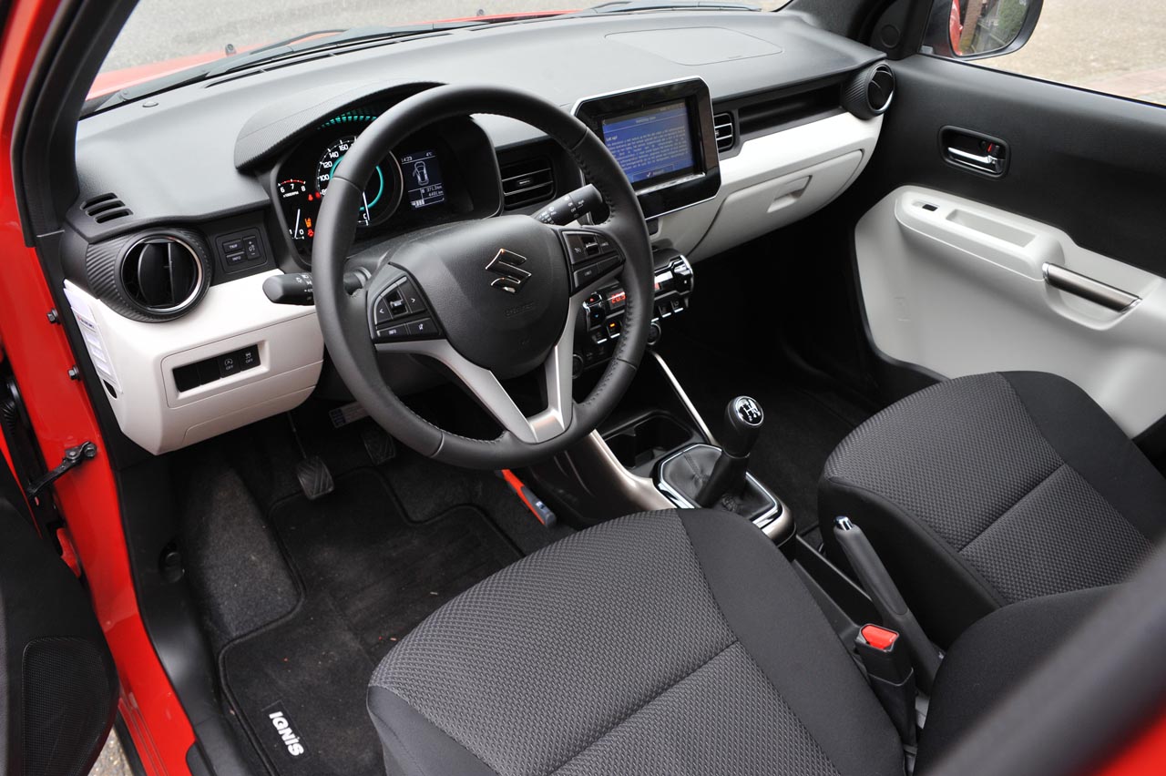 Met het nieuwe model laat Suzuki de Ignis op onderscheidende wijze terugkeren op de markt. Wordt de nieuwe Japanner net zo populair als het vorige model? AutoVandaag zocht het uit met een rijtest.