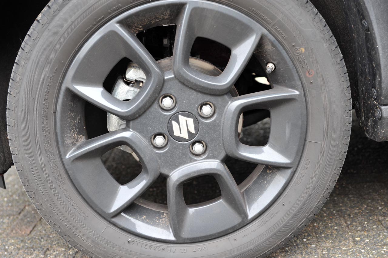 Met het nieuwe model laat Suzuki de Ignis op onderscheidende wijze terugkeren op de markt. Wordt de nieuwe Japanner net zo populair als het vorige model? AutoVandaag zocht het uit met een rijtest.