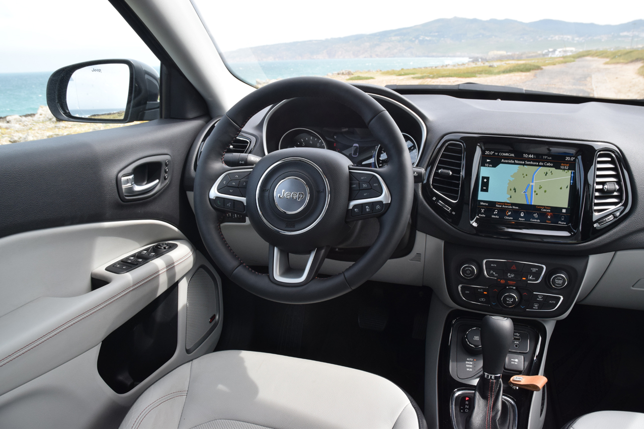 Jeep zet de nieuwe Compass iets boven de Renegade in het programma, zowel qua afmetingen als qua prijs.