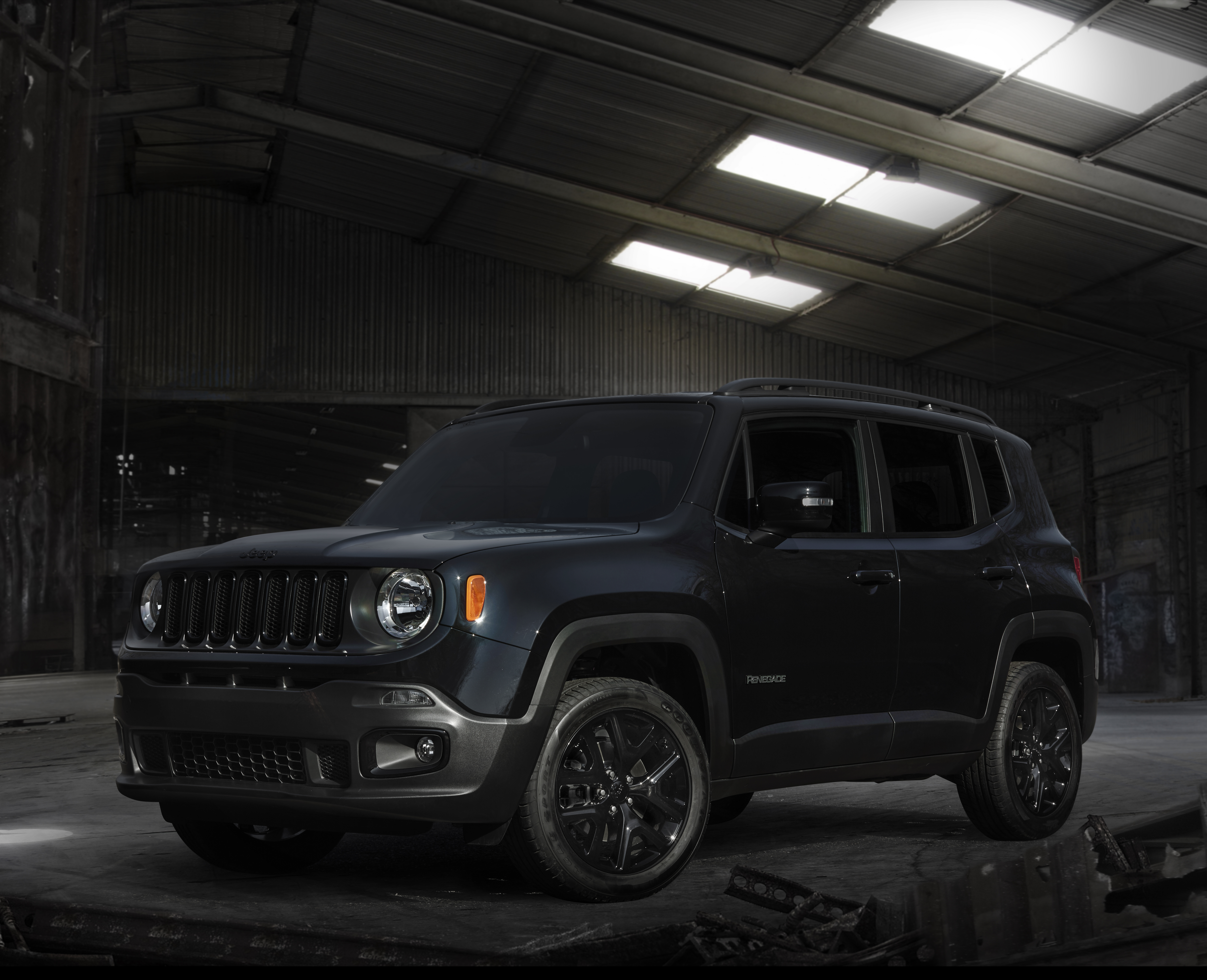In navolging van Jeep Renegade Night Eagle introduceert Jeep voor Nederland de Renegade Black Line met zwarte accenten.