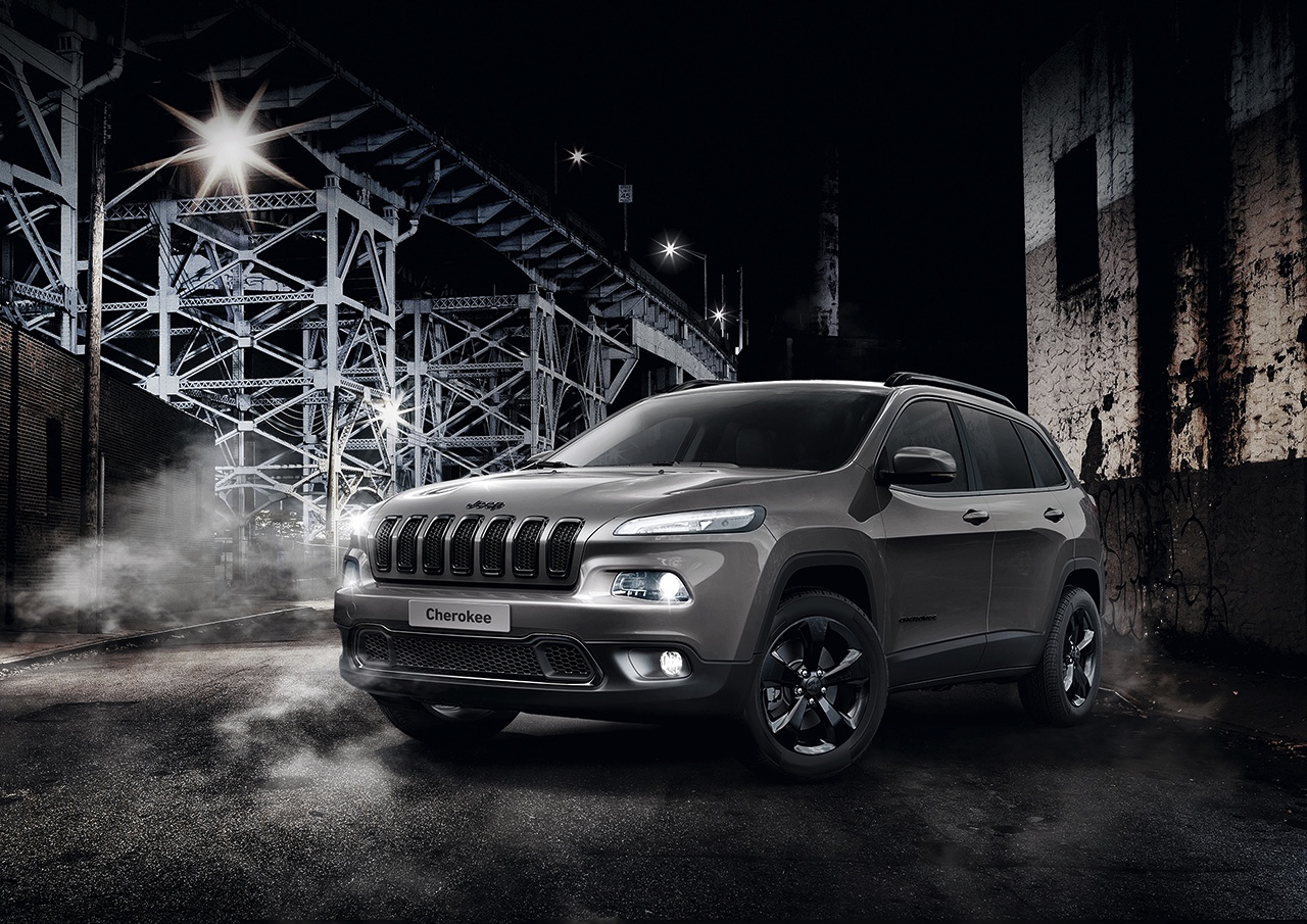 Jeep introduceert Renegade en Cherokee Night Eagle als Europese premiere op de IAA Frankfurt.