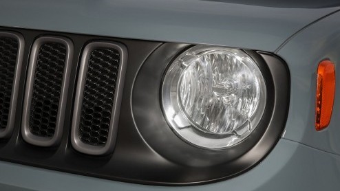 Jeep Renegade 2015 onthuld op de Autosalon van Genve. Compacte Jeep met twee- of vierwielaandrijving en diverse (turbo)benzine- en dieselmotoren.