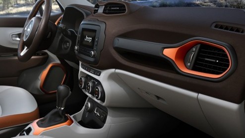 Jeep Renegade 2015 onthuld op de Autosalon van Genve. Compacte Jeep met twee- of vierwielaandrijving en diverse (turbo)benzine- en dieselmotoren.