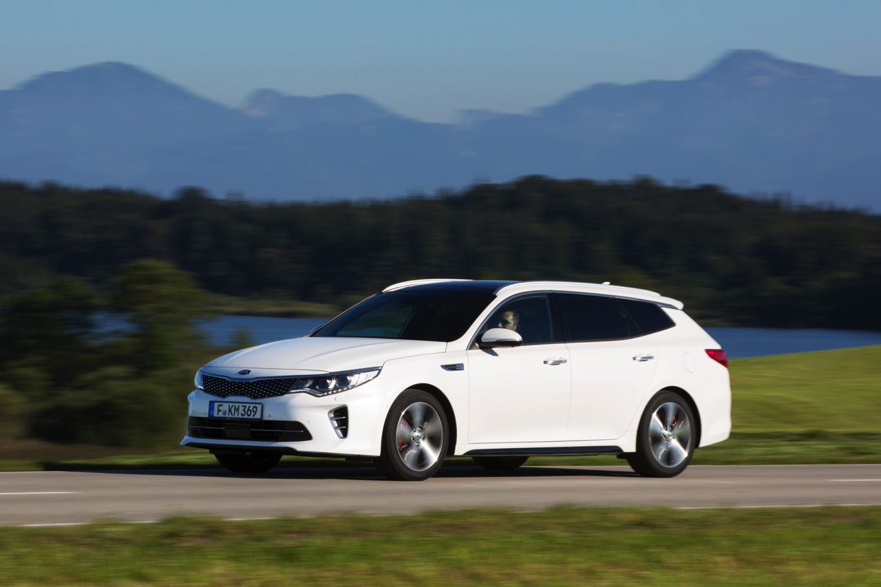 Autotest Kia Optima Sportswagon 1.7 CRDi en Kia Optima GT 2.0 T-GDI. Het is het nieuwe aanbod van Kia om door te breken in het zakelijke segment.