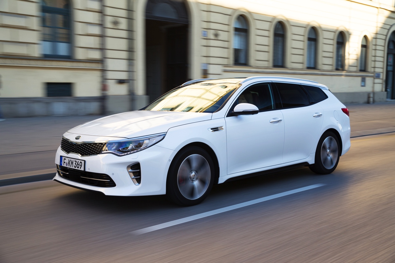 Autotest Kia Optima Sportswagon 1.7 CRDi en Kia Optima GT 2.0 T-GDI. Het is het nieuwe aanbod van Kia om door te breken in het zakelijke segment.