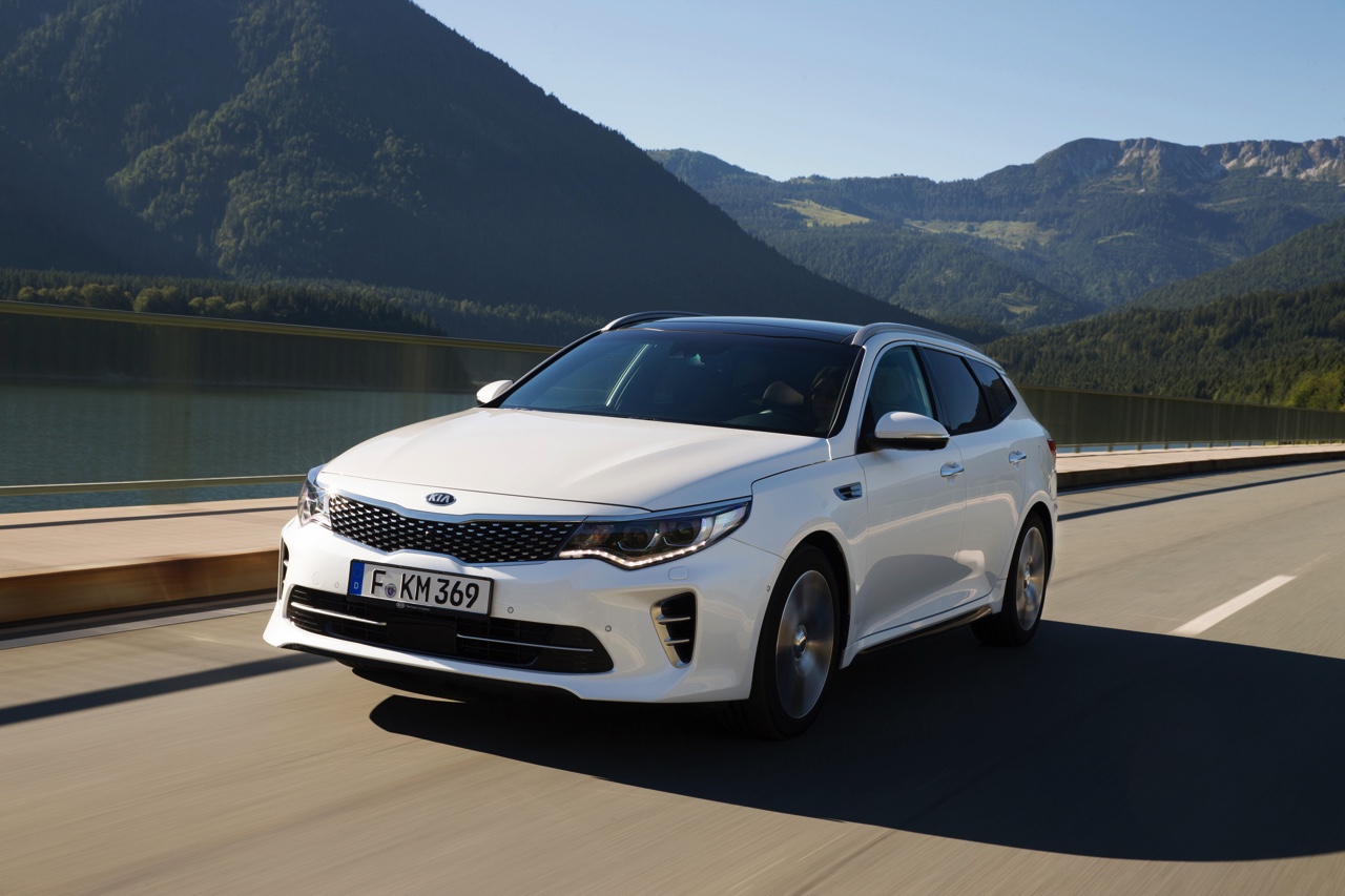 Autotest Kia Optima Sportswagon 1.7 CRDi en Kia Optima GT 2.0 T-GDI. Het is het nieuwe aanbod van Kia om door te breken in het zakelijke segment.