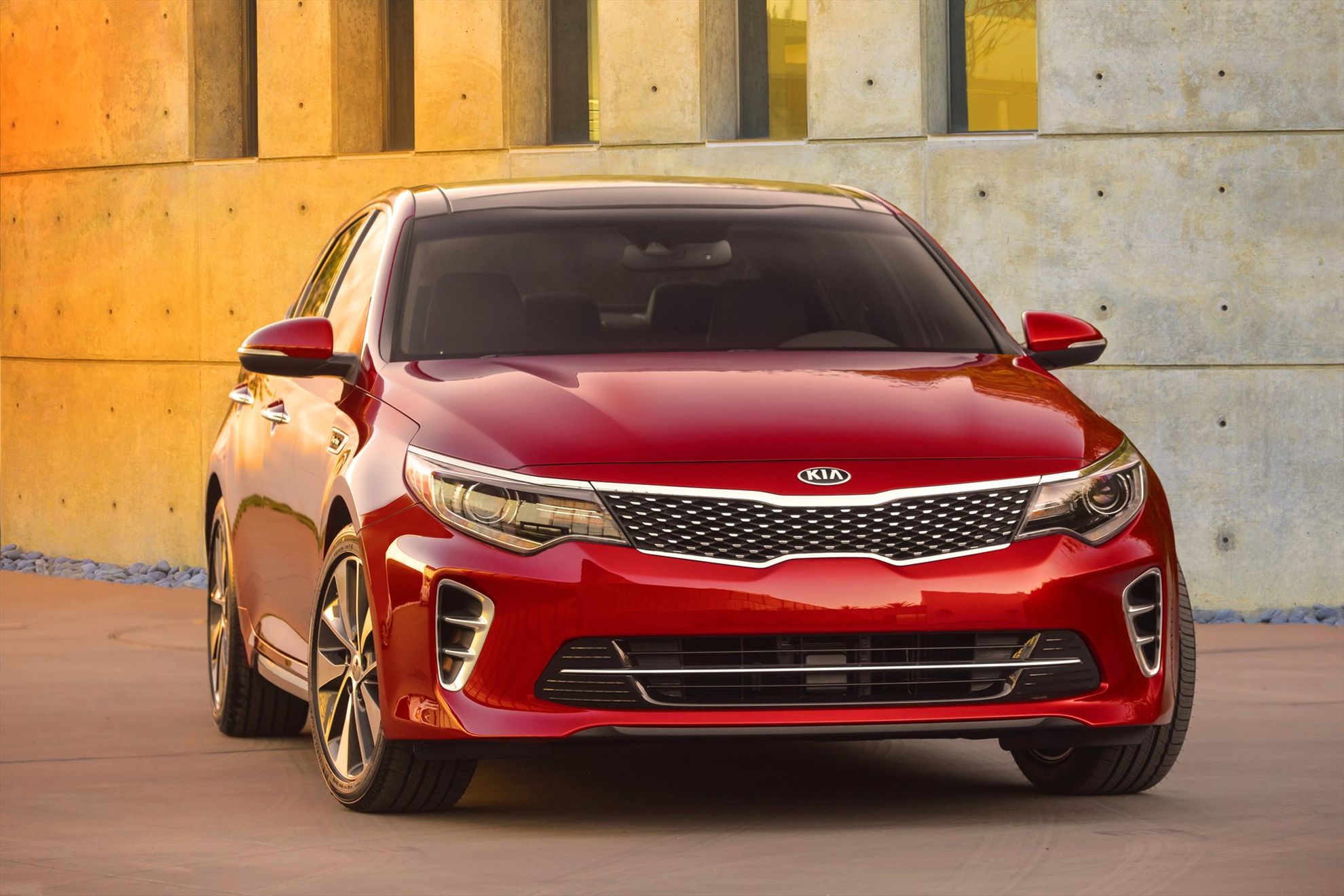 Nieuwe Kia Optima ziet als sedan het licht op de New York Auto Show van 2015.