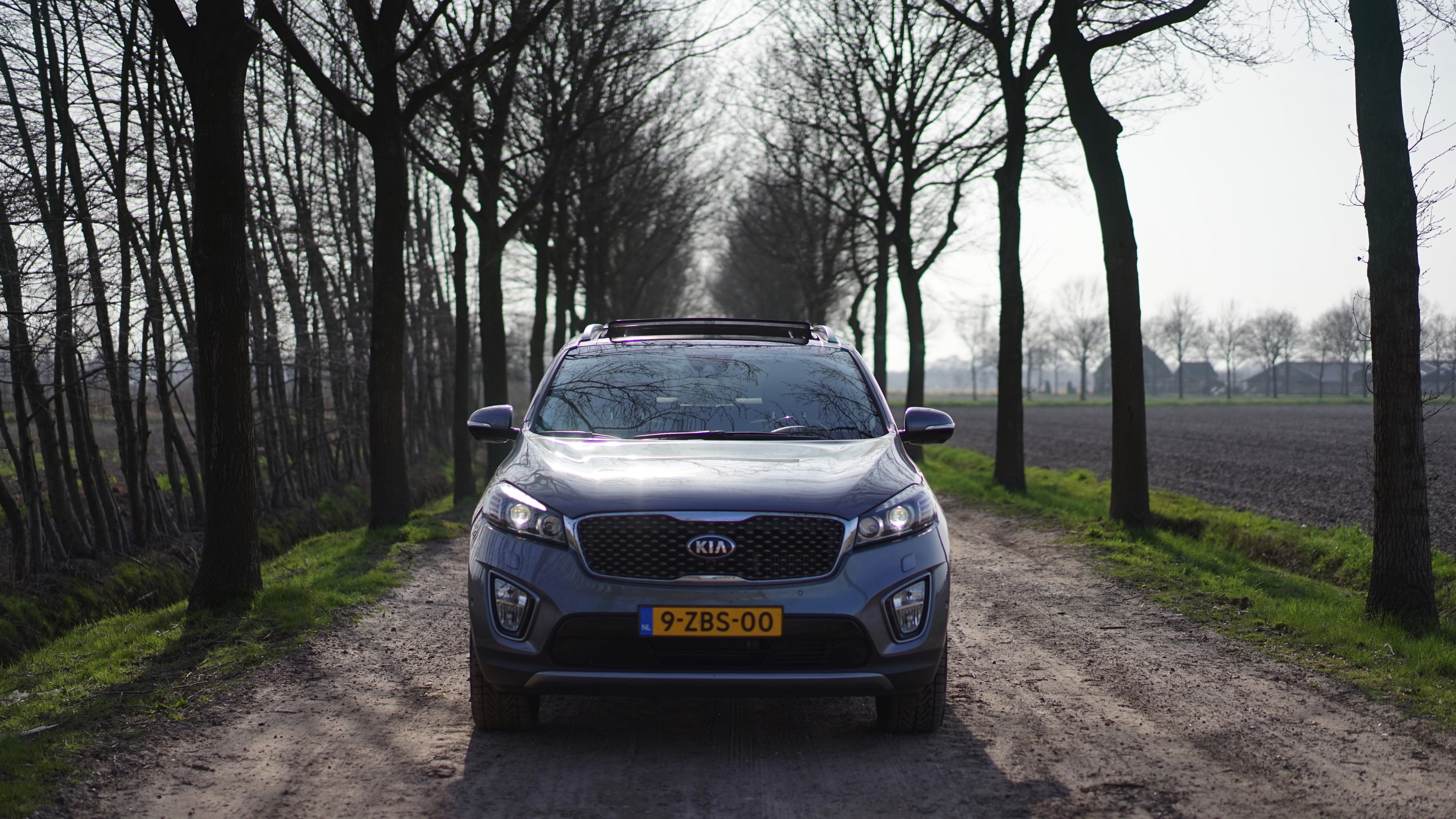 Autotest nieuwe Kia Sorento. De nieuwe Sorento is groter, luxer en fraaier dan ooit. We gingen een week op pad met het topmodel van 65 mille. Is die prijs te verantwoorden? Wij denken van wel.