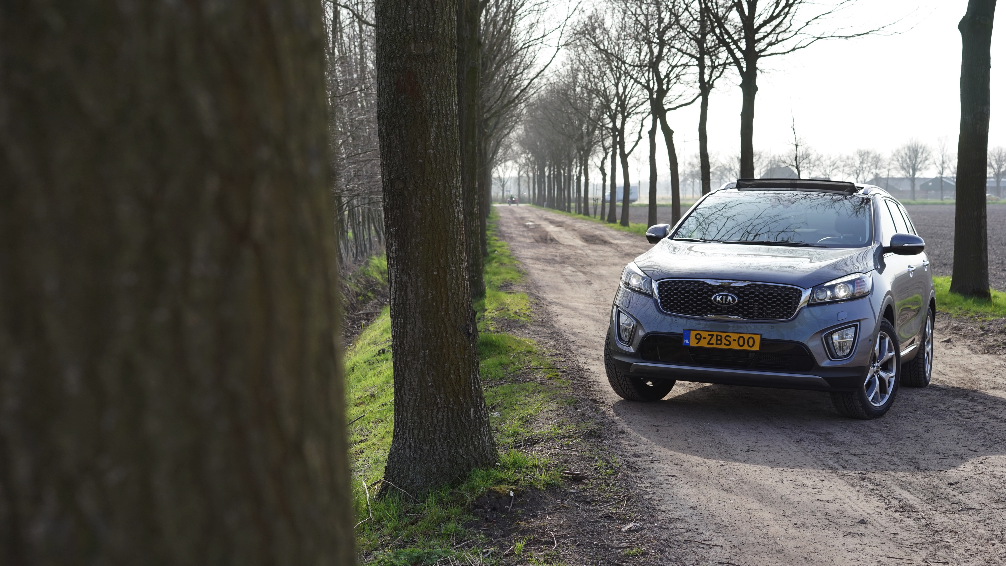 Autotest nieuwe Kia Sorento. De nieuwe Sorento is groter, luxer en fraaier dan ooit. We gingen een week op pad met het topmodel van 65 mille. Is die prijs te verantwoorden? Wij denken van wel.