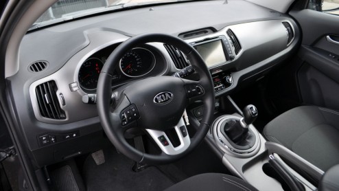 Vier jaar na zijn introductie heeft Kia de Sportage een facelift gegeven.