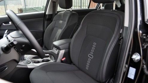 Vier jaar na zijn introductie heeft Kia de Sportage een facelift gegeven.