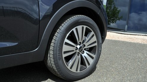 Vier jaar na zijn introductie heeft Kia de Sportage een facelift gegeven.