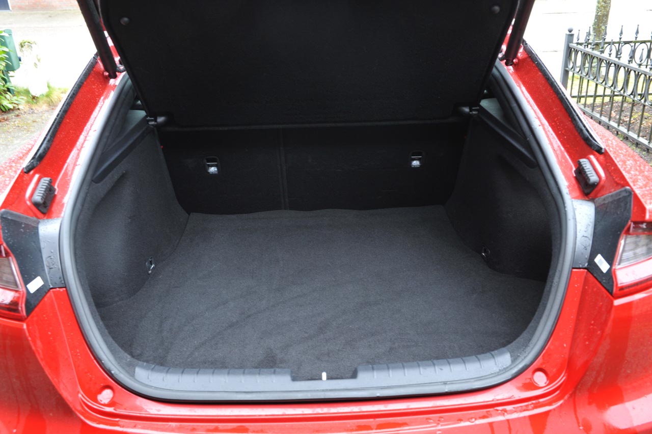 Kia zet met de Stinger een behoorlijk bijzondere auto neer met een brok optimale, traditionele techniek. De BPM maakt serieuze verkoopmogelijkheden van de V6-versie vrijwel onmogelijk.