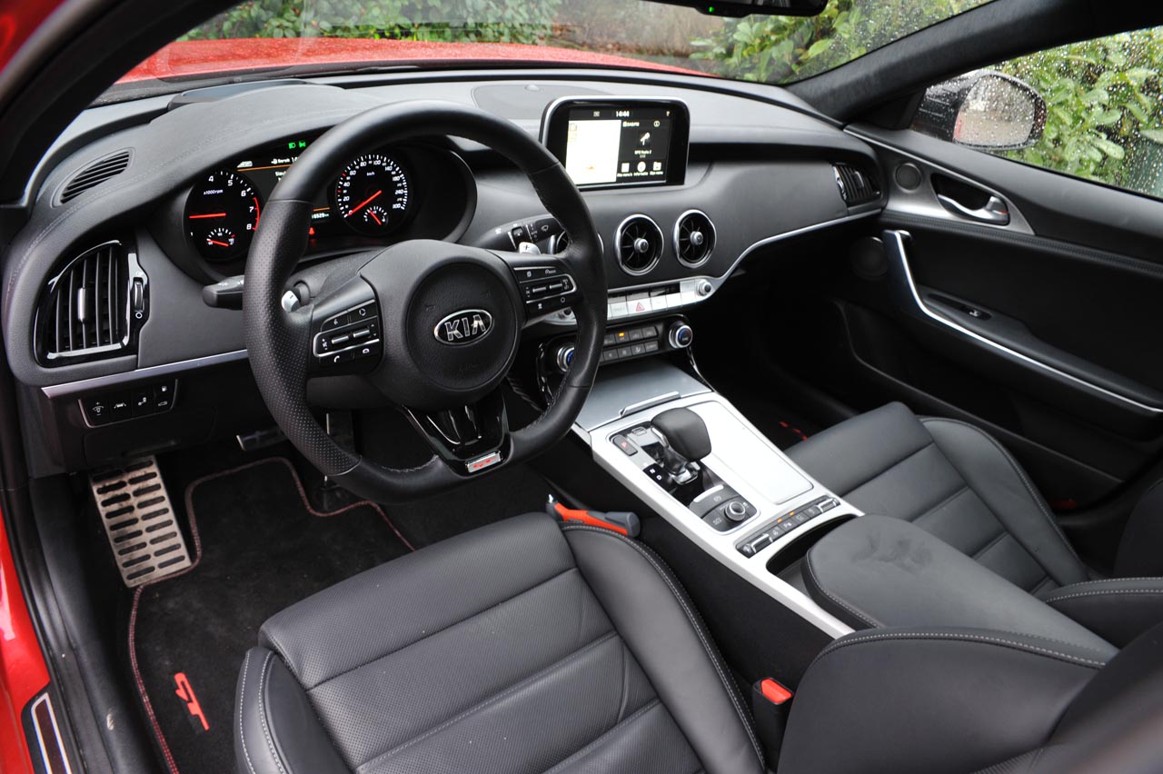 Kia zet met de Stinger een behoorlijk bijzondere auto neer met een brok optimale, traditionele techniek. De BPM maakt serieuze verkoopmogelijkheden van de V6-versie vrijwel onmogelijk.