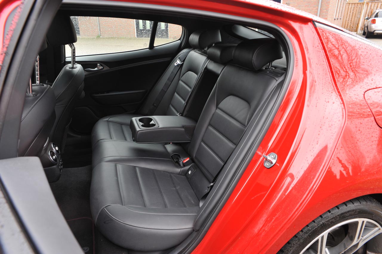 Kia zet met de Stinger een behoorlijk bijzondere auto neer met een brok optimale, traditionele techniek. De BPM maakt serieuze verkoopmogelijkheden van de V6-versie vrijwel onmogelijk.