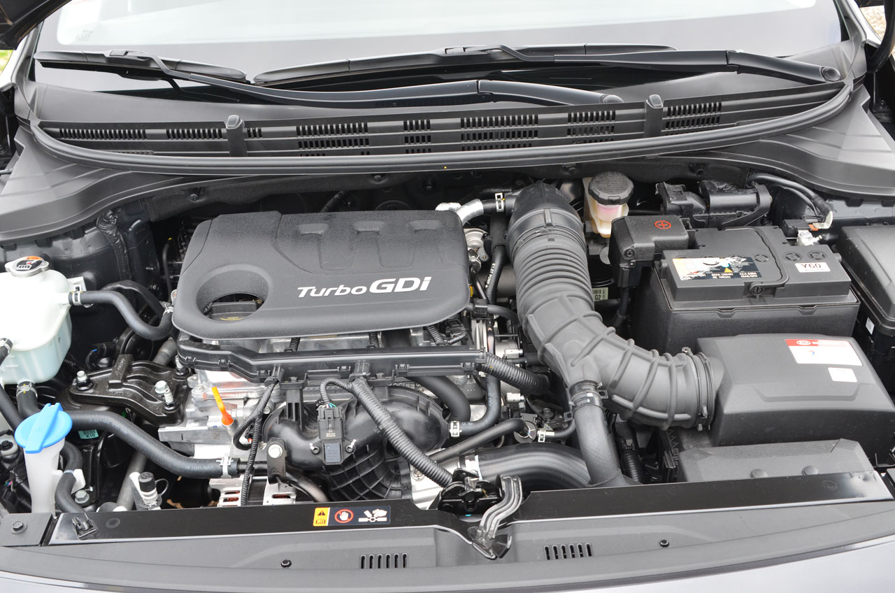Kia lanceert de vierde generatie van de Rio, een auto uit het B-segment. Hoe weet dit model zich staande te houden tussen de Europese tegenstrevers? AutoVandaag doet een rijtest.