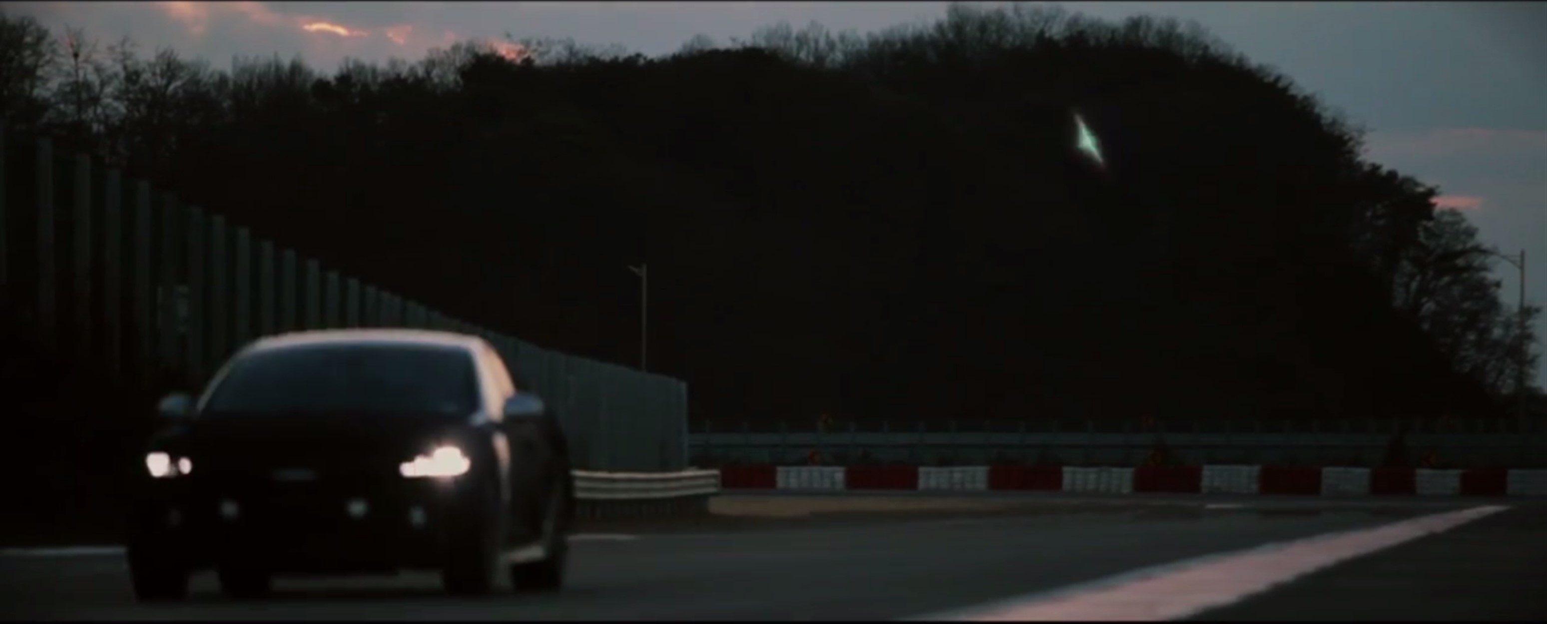 Kia presenteert volgende maand haar snelst accelererende model ooit. Voor nu eerst een teasercampagne. Zien we daar nou de GT?