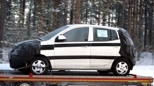 In deze Scoop! laten we je niet een auto zien, maar twee. Beide modellen waren op dezelfde tijd, op dezelfde plek en konden zodoende in een keer op de gevoelige plaat vast gelegd worden. Het gaat hier
