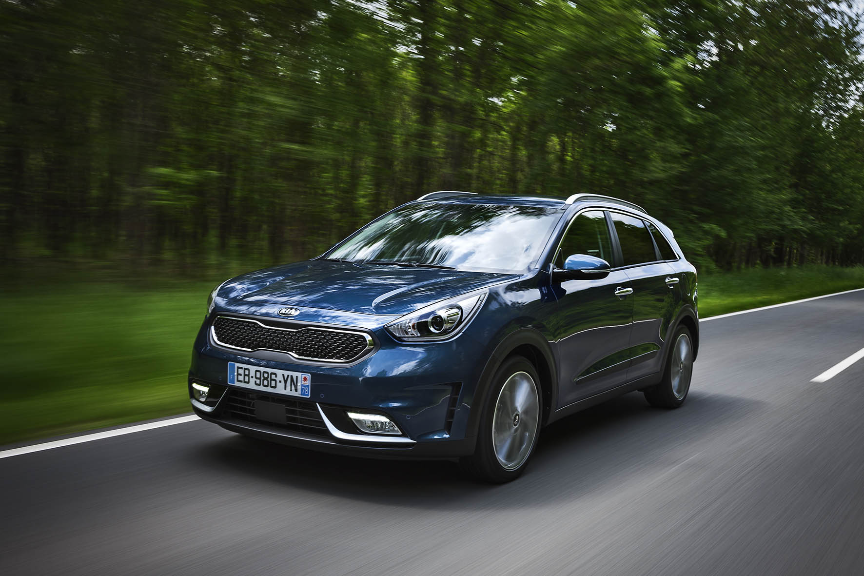 Prijzen en uitvoeringen Kia Niro bekend gemaakt. De Niro Hybride is er vanaf 25.995 euro en komt er in vijf uitvoeringen.