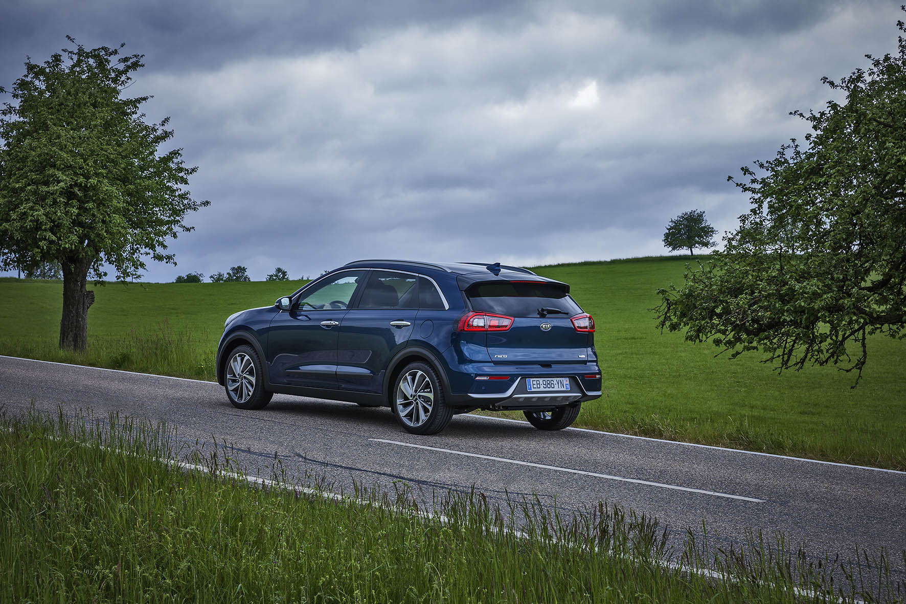 Prijzen en uitvoeringen Kia Niro bekend gemaakt. De Niro Hybride is er vanaf 25.995 euro en komt er in vijf uitvoeringen.