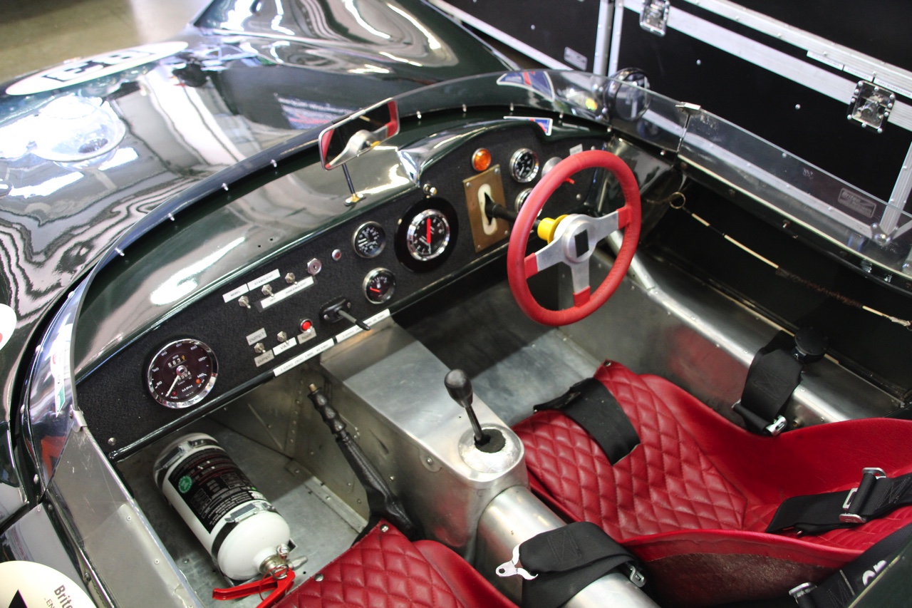 Het is altijd weer een feest voor liefhebbers van klassiekers, de Oldtimer Grand Prix op de Nurburgring. Deze 2016-editie nam Dick Schornagel een bezoekje.