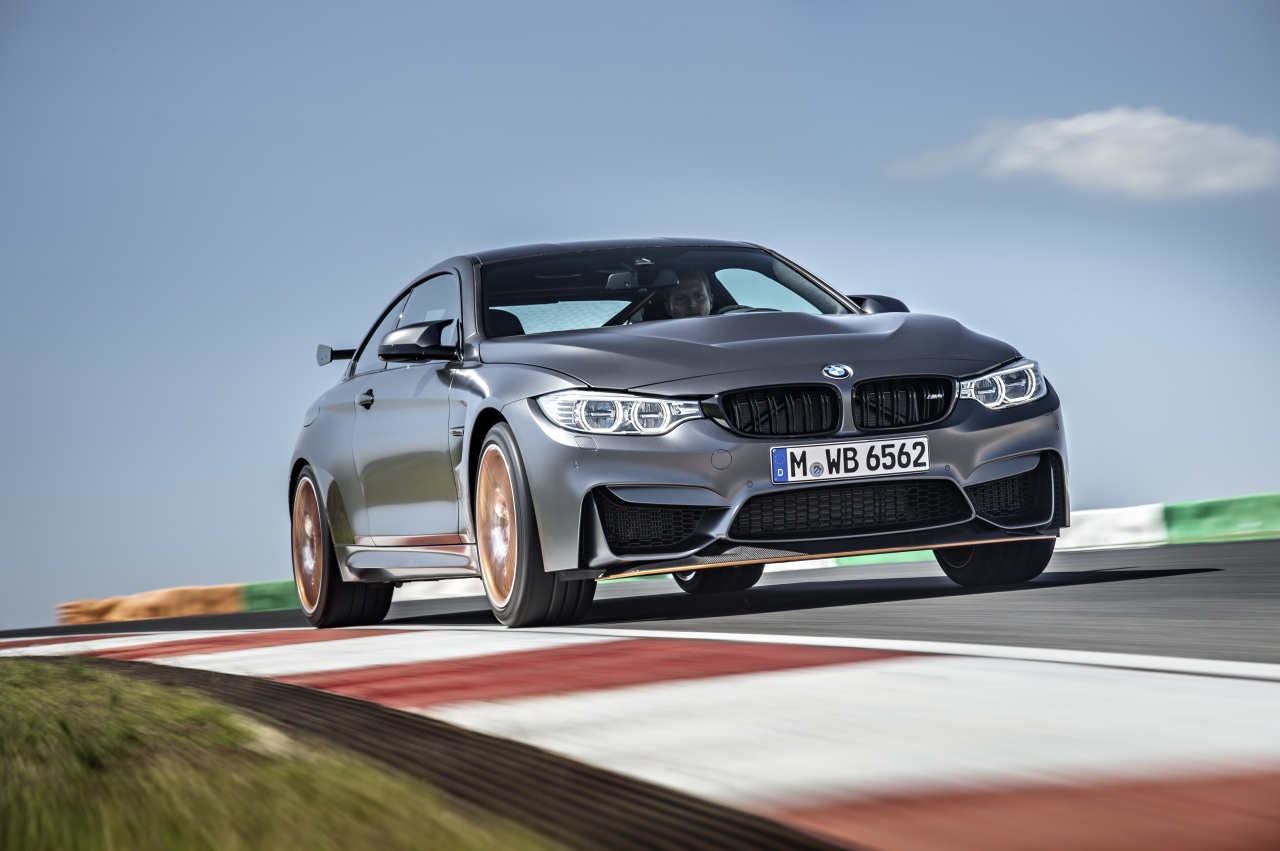 BMW introduceert de M4 GTS als supersportieve versie van de M4 Coupe, maar dan uitgerust met waterinjectie en lichtgewicht uitrusting.