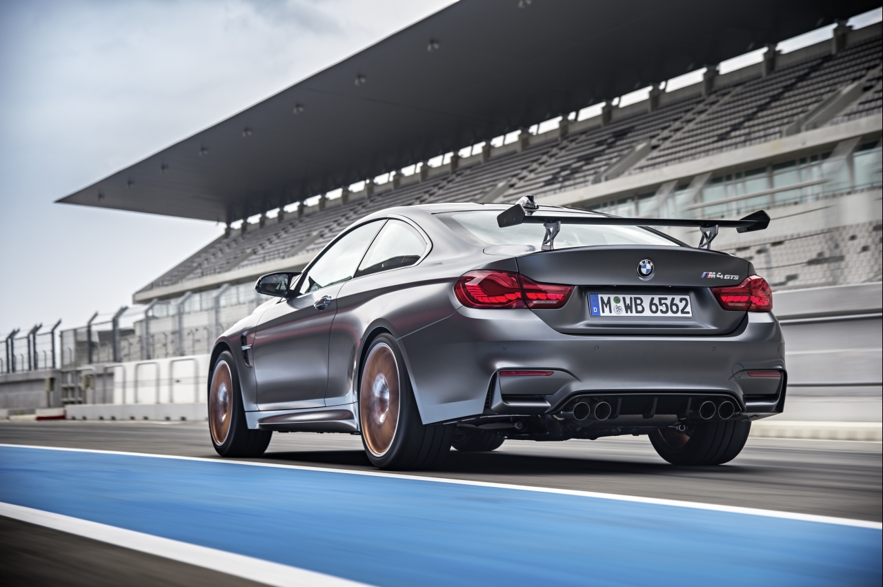BMW introduceert de M4 GTS als supersportieve versie van de M4 Coupe, maar dan uitgerust met waterinjectie en lichtgewicht uitrusting.