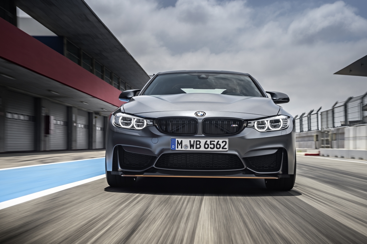 BMW introduceert de M4 GTS als supersportieve versie van de M4 Coupe, maar dan uitgerust met waterinjectie en lichtgewicht uitrusting.