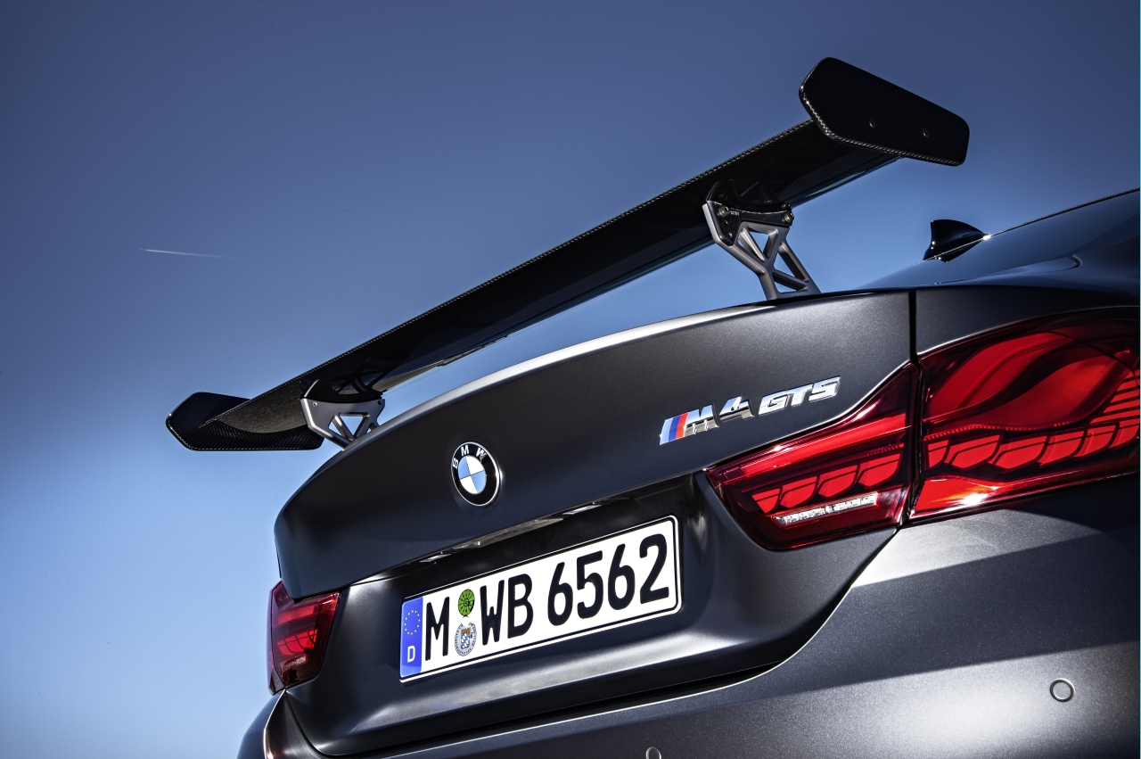 BMW introduceert de M4 GTS als supersportieve versie van de M4 Coupe, maar dan uitgerust met waterinjectie en lichtgewicht uitrusting.