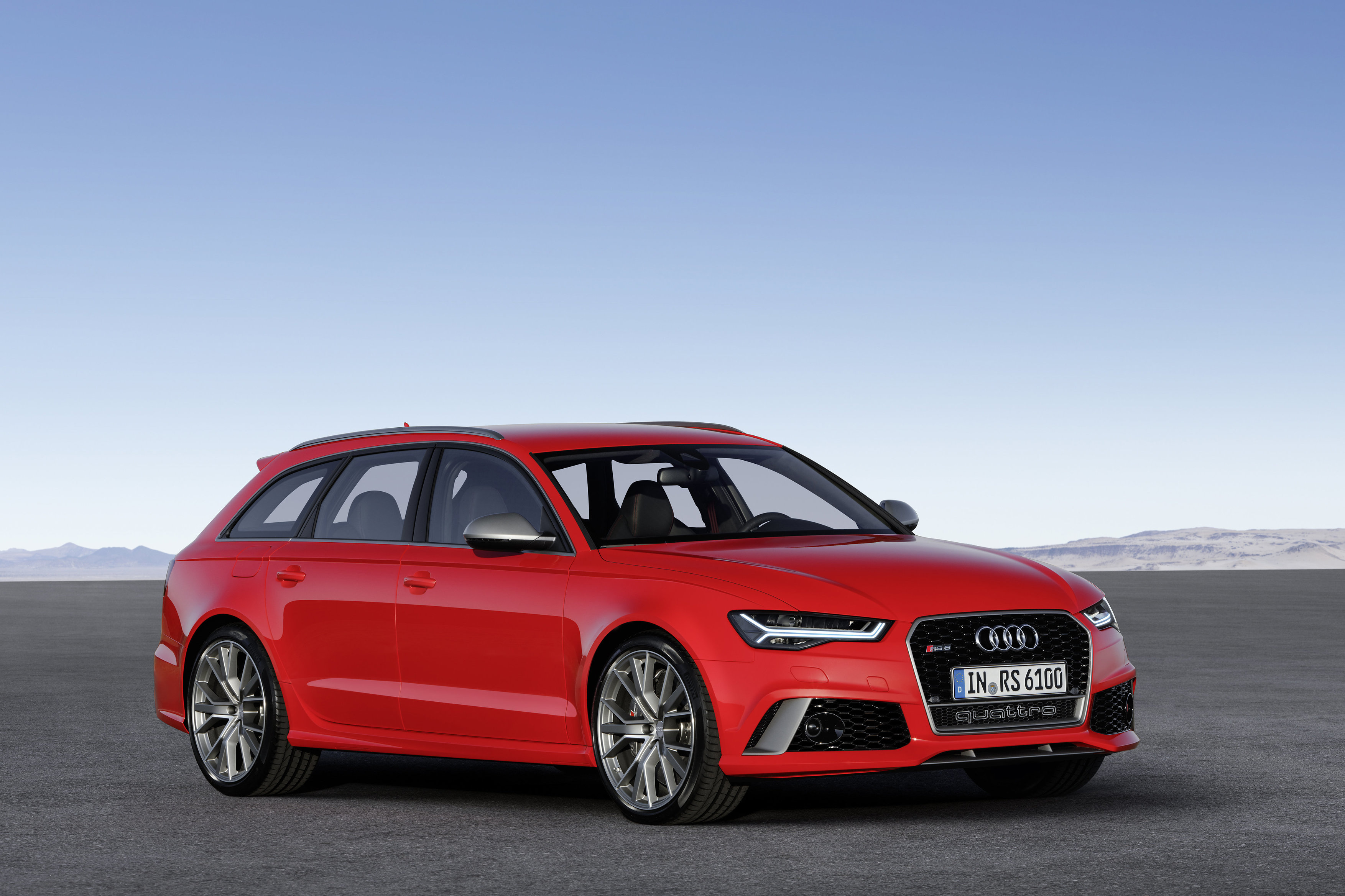 Audi introduceert Audi peformance modellen met de komst van de RS6 Avant performance en RS7 Sportback performance. Beide modellen zijn eind oktober 2015 bestelbaar.