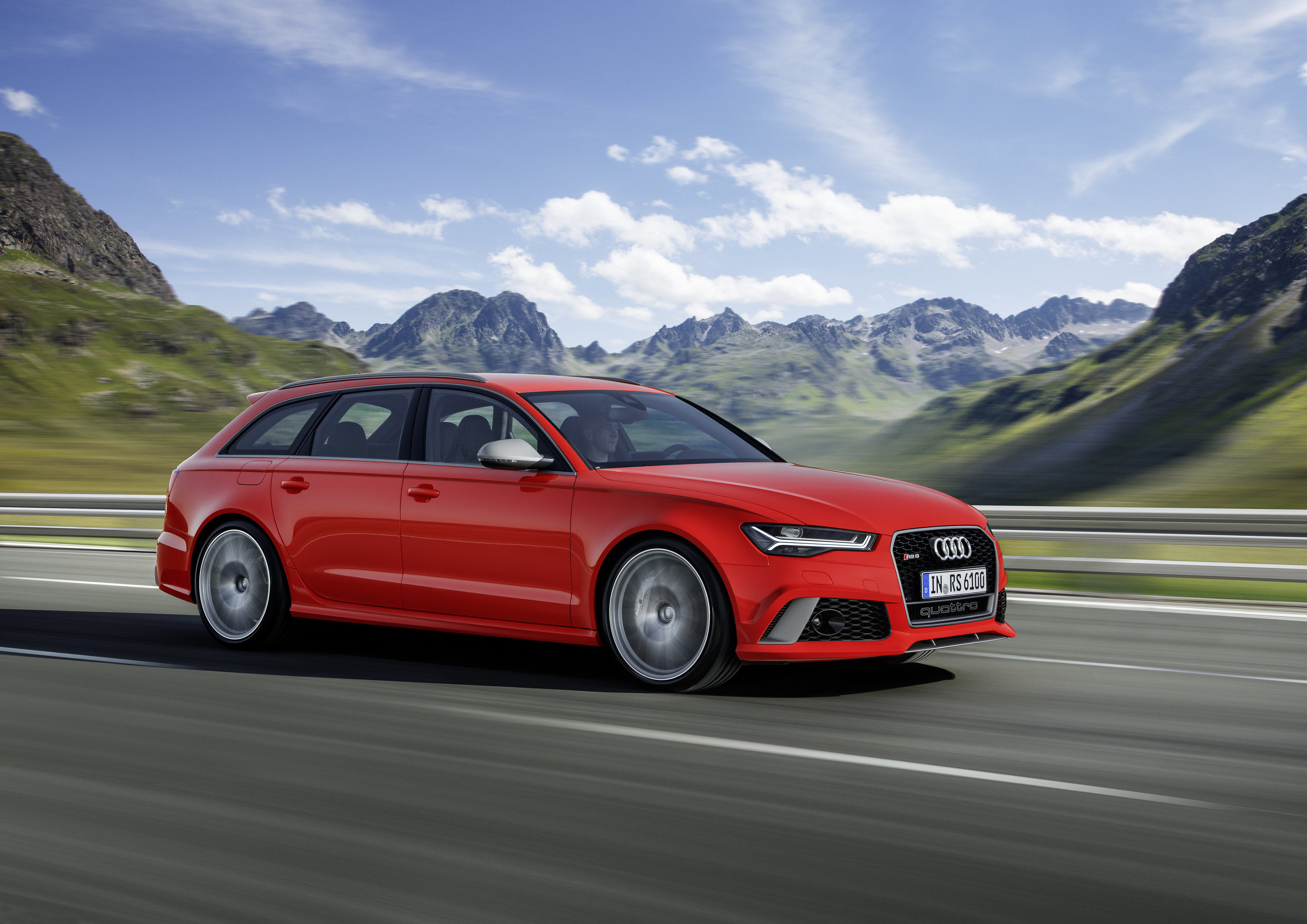 Audi introduceert Audi peformance modellen met de komst van de RS6 Avant performance en RS7 Sportback performance. Beide modellen zijn eind oktober 2015 bestelbaar.