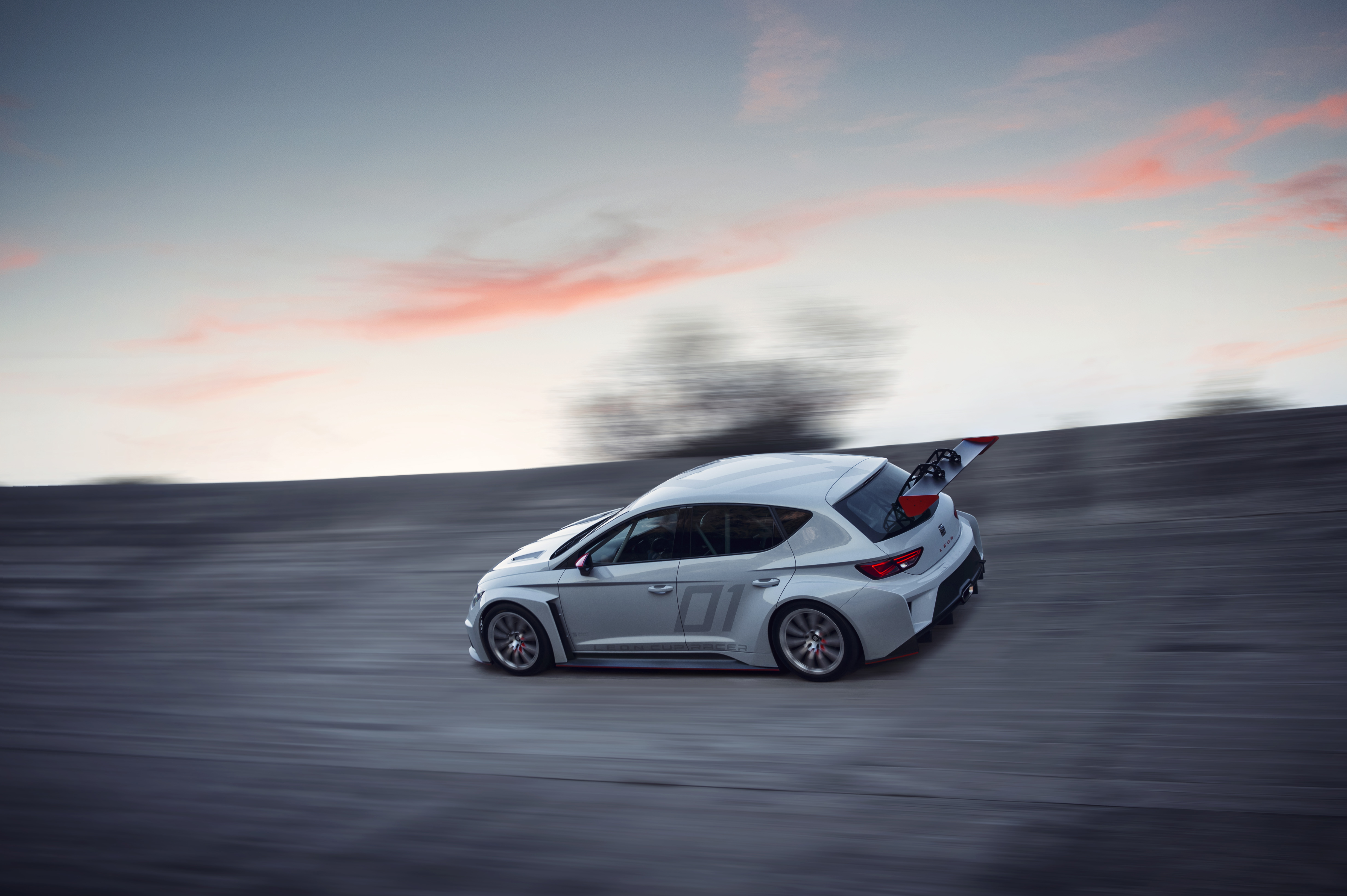 Verslag Seat Leon Eurocup 2015 tijdens het laatste raceweekend op Circuit de Barcelona-Catalunya net buiten Barcelona.