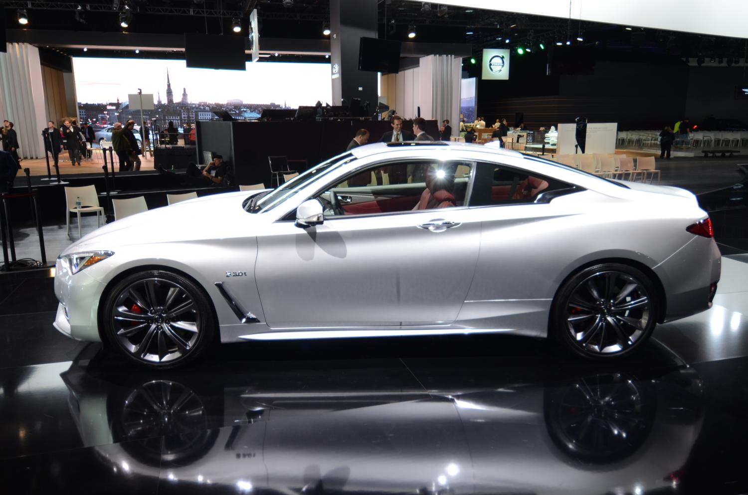 Infiniti onthult Q60 sportcoup op de NAIAS Detroit Auto Show. Het is de sportieve opvolger van de G35 en G37 en komt na de zomer in 2016 op de markt.