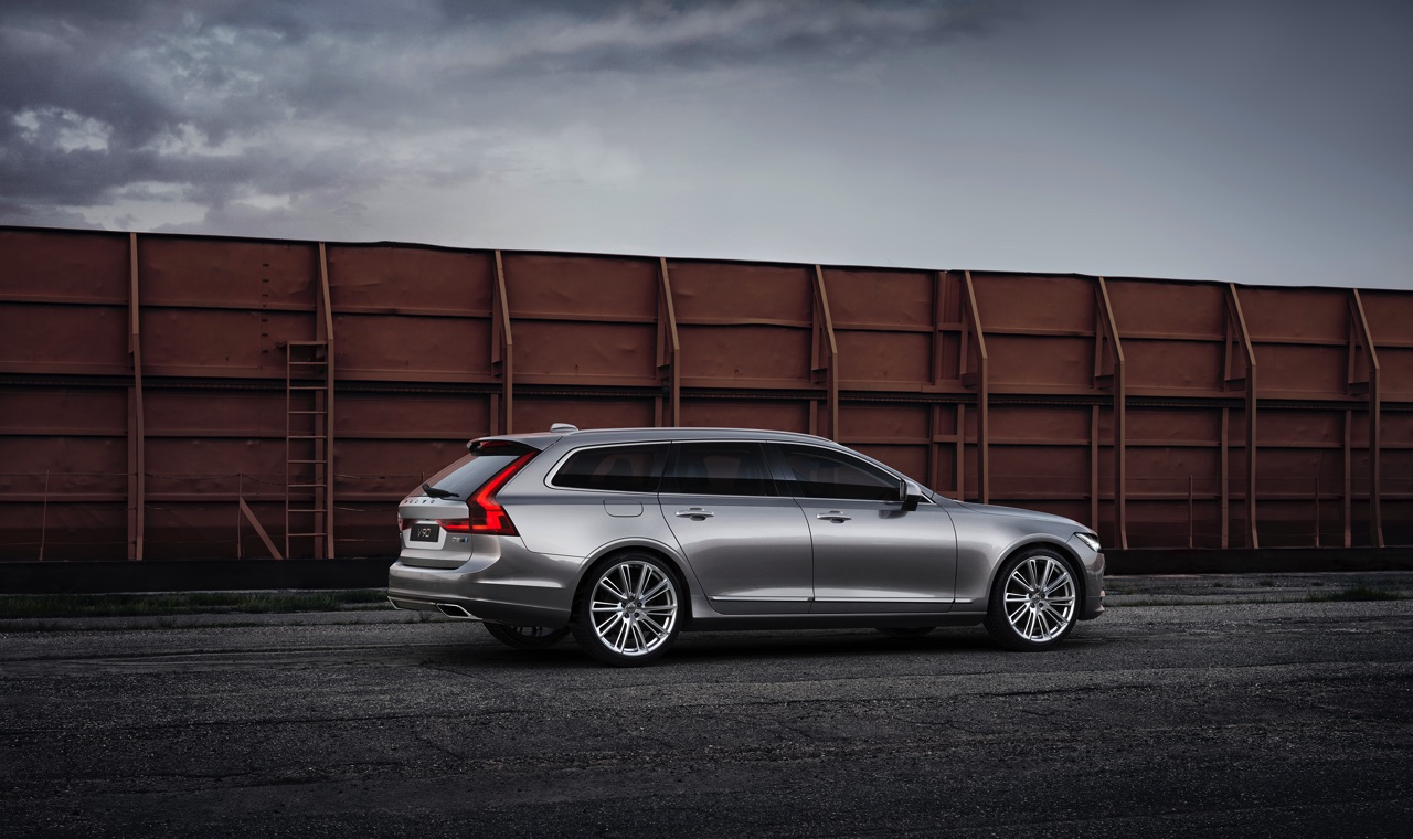 Volvo introduceert Polestar chiptuning voor de Volvo S90 D5 en V90 D5 PowerPulse, waarbij de dieselmotor 240 pk en 500 Nm krijgt. In oktober volgt Polestar software voor de T6 motor.