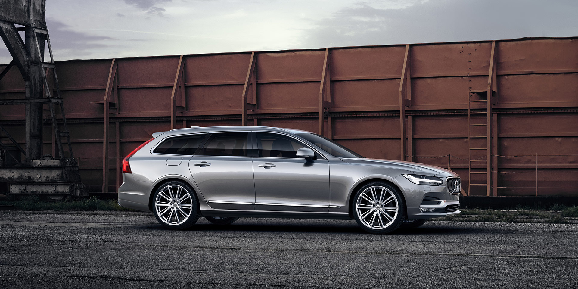 Volvo introduceert Polestar chiptuning voor de Volvo S90 D5 en V90 D5 PowerPulse, waarbij de dieselmotor 240 pk en 500 Nm krijgt. In oktober volgt Polestar software voor de T6 motor.