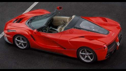 Ferrari schijnt het plan te hebben opgepakt om van de LaFerrari ook een zomerse variant te gaan brengen. De LaFerrari Spider zou medio volgend jaar het levenslicht moeten zien.