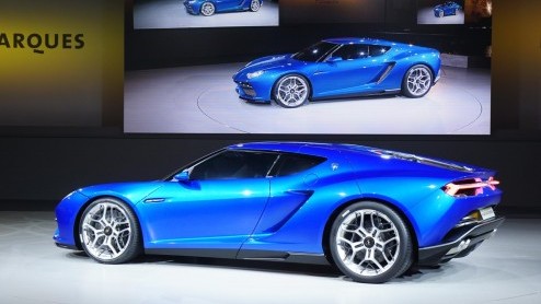 In navolging van Porsche, Ferrari en McLaren komt ook Lamborghini met een plug-in hybride supercar. De Asterion LPI 910-4 is liefst 910 pk sterk. Met dank aan een V10 en liefst drie elektromotoren.