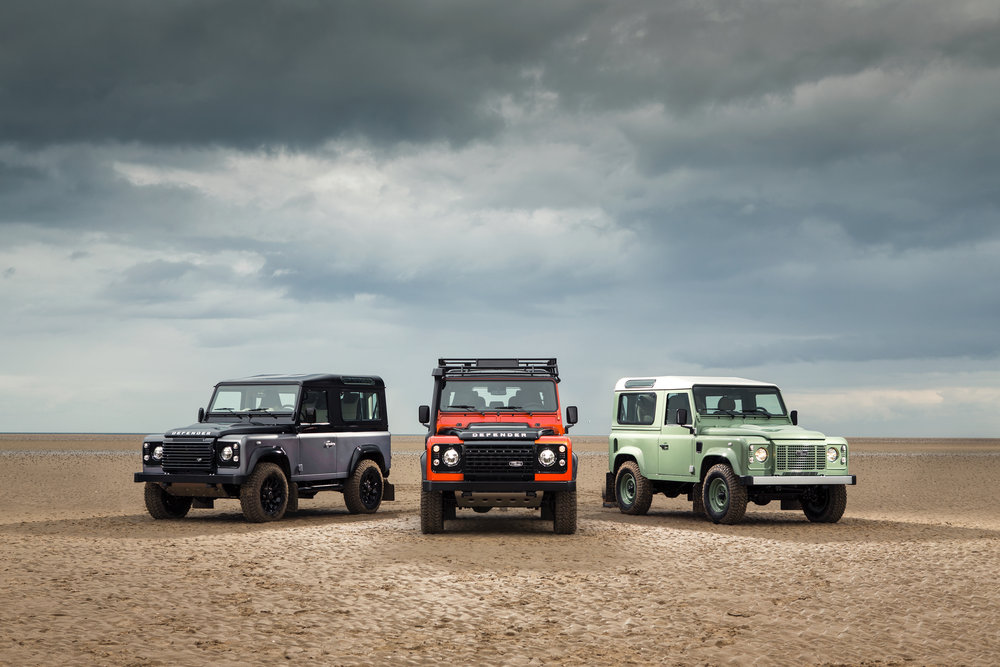 Land Rover Defender Limited Editions komen dit jaar op de markt als eerbetoon aan de iconische terreinauto. De Defender is er als Autobiography, Heritage en Adventure Edition.