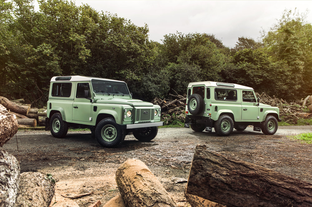 Land Rover Defender Limited Editions komen dit jaar op de markt als eerbetoon aan de iconische terreinauto. De Defender is er als Autobiography, Heritage en Adventure Edition.