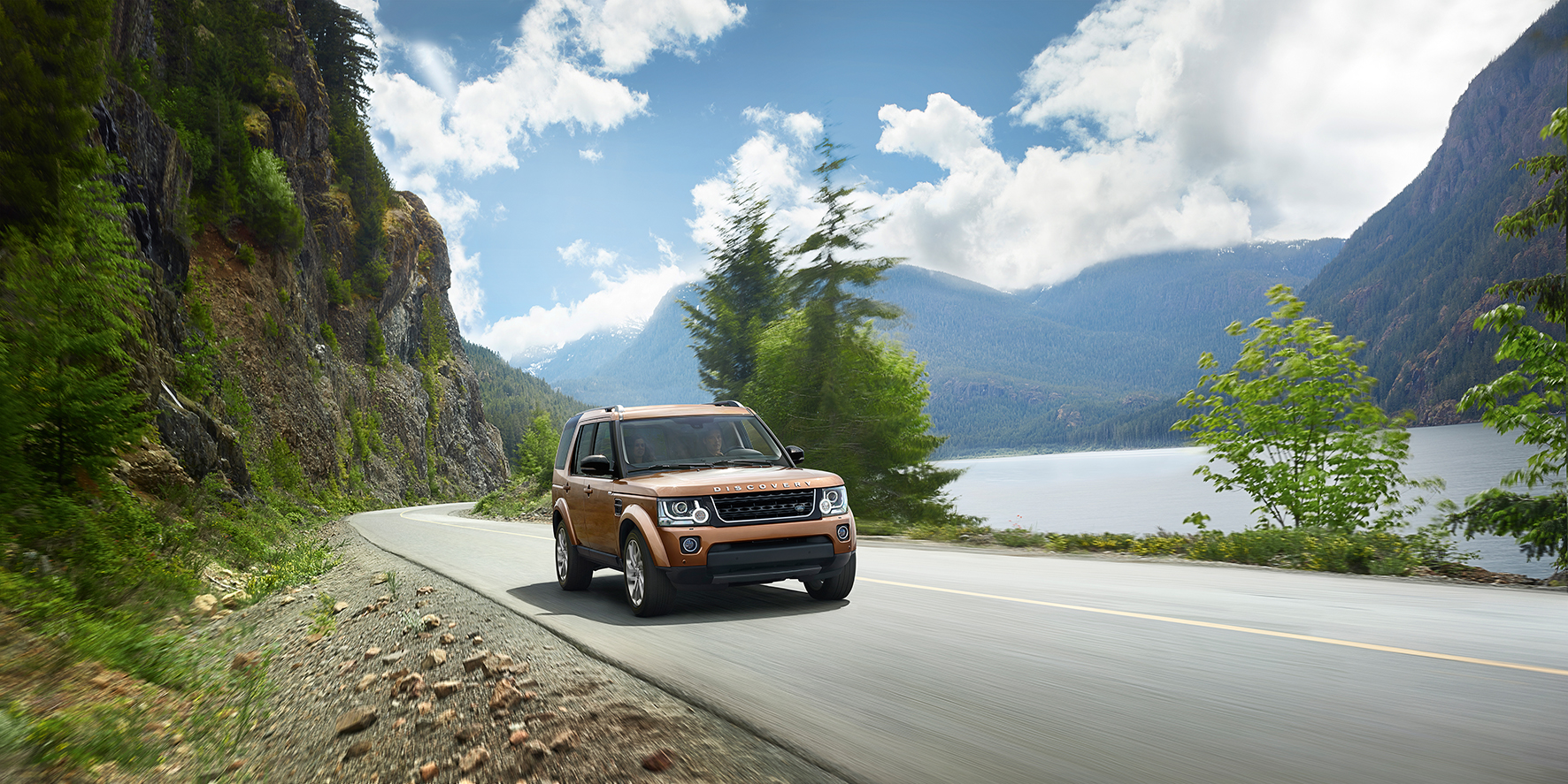 De nieuwe Land Rover Discovery Landmark Special Edition is extra luxe en rijk uitgerust, met lederen bekleding en de SDV6 dieselmotor.